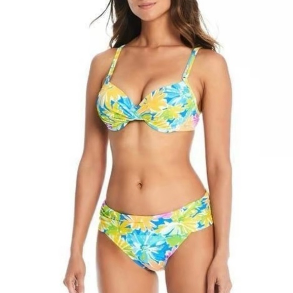 New Bleu by Rod Beattie
Women's Twist-Front Bikini Top size 12 - Picture 3 of 8